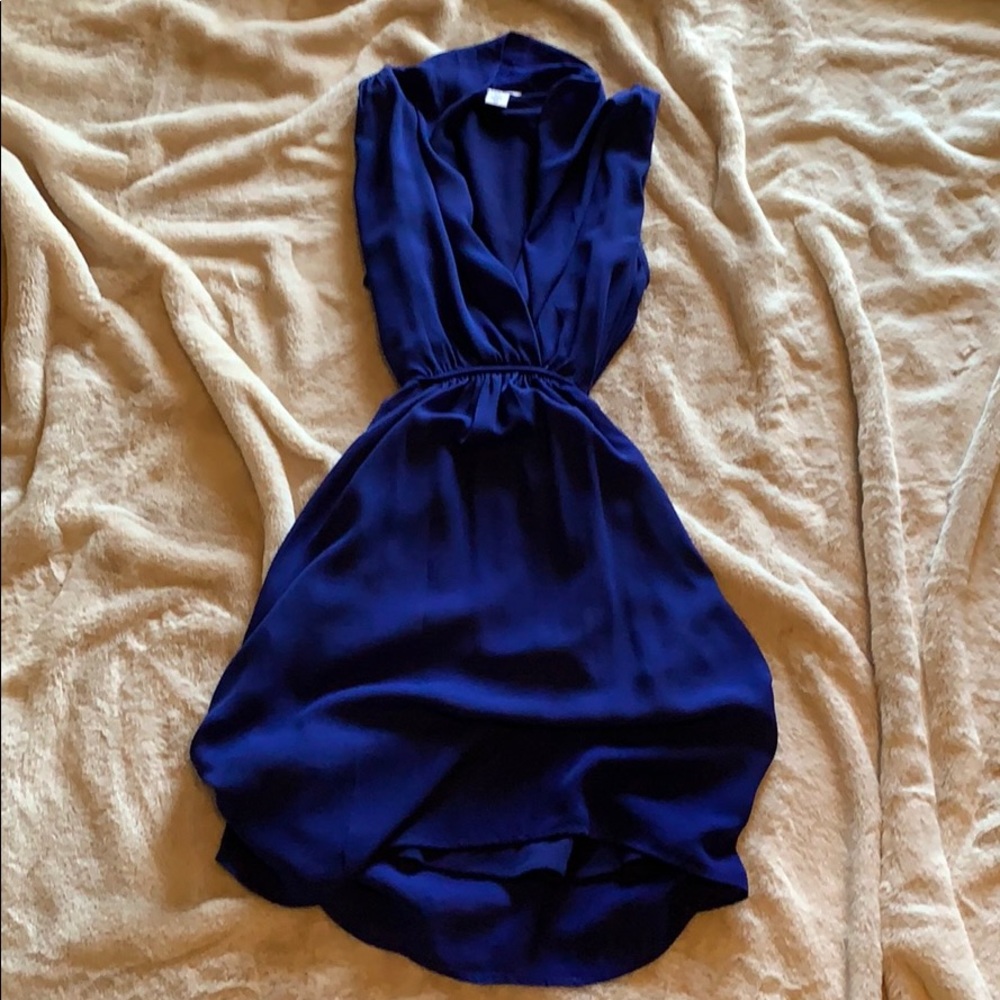 Blue sleeveless dress with pockets
